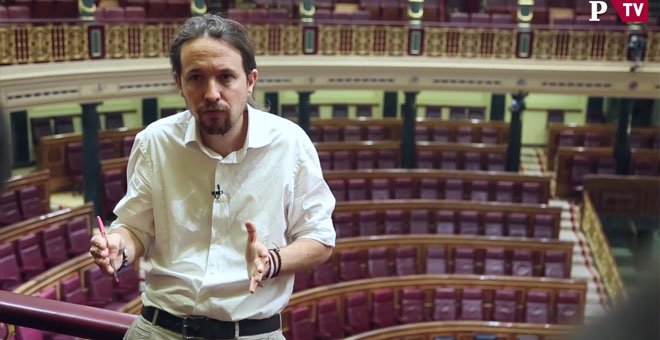 El líder de Podemos, Pablo Iglesias, en un momento de su entrevista con 'Público', días antes de que se debata en el Congreso su moción de censura contra Rajoy. PÚBLICOTV