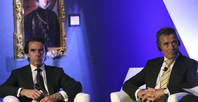 El expresidente del Gobierno de España y presidente del Instituto Atlántico de Gobierno, José María Aznar (i), y el ex secretario general de la OTAN y ex primer ministro de Dinamarca, Anders Fogh Rasmussen (d), durante la inauguración de la Semana Atlánti
