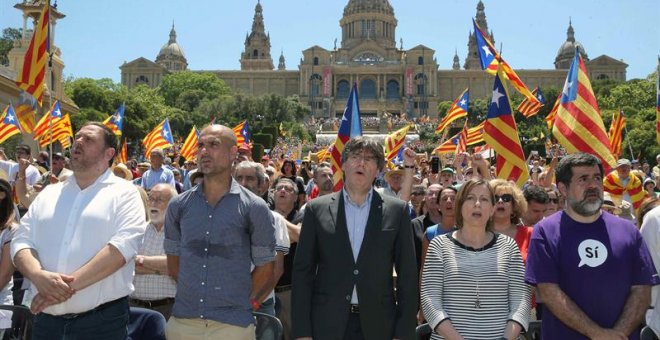 Oriol JUnqueras, Pepe Guardiola, Carme Forcadell, Carles Puigdemont a la concentració en favor del referèndum català