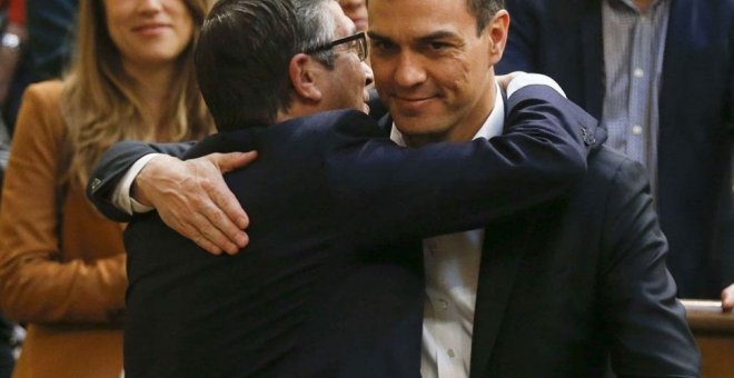 Pedro Sánchez y Patxi López. EFE