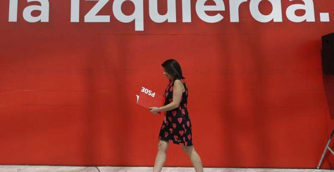 La diputada del PSOE Adriana Lastra ofrece una rueda de prensa tras la visita realizada a las instalaciones dispuestas para la celebración del 39º Congreso del partido socialista. | EFE