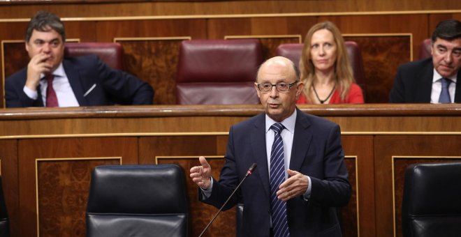 Cristóbal Montoro durante la sesión de control al Gobierno en el Congreso. E.P.