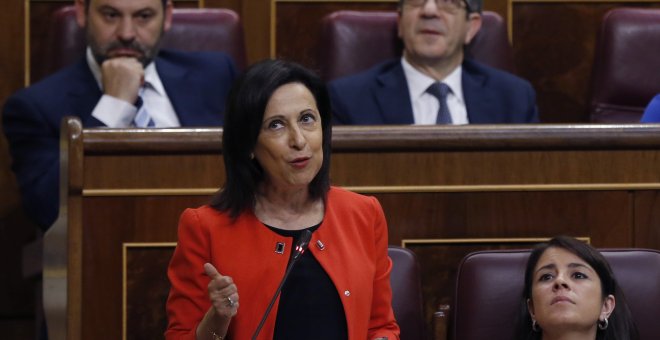 La portavoz parlamentaria socialista Margarita Robles, durante su intervención en la sesión de control al Gobierno, en la que se ha estrenado en su cargo pidiendo al jefe del Ejecutivo, Mariano Rajoy, que asuma responsabilidades por "su" amnistía fiscal,