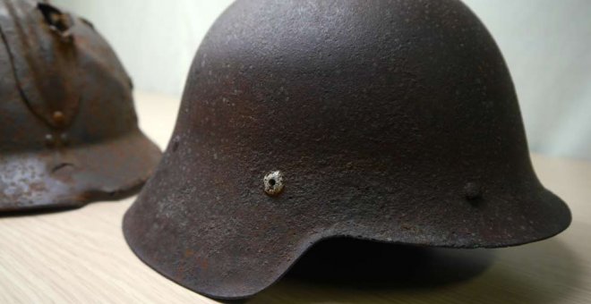 Un casco de un combatiente en la batalla de Brunete. | S.V (Brunete en la Memoria)