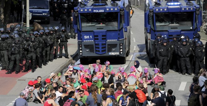 Sentada pacífica contra la cumbre del G20 en Hamburgo.EFE/CARSTEN KOALL