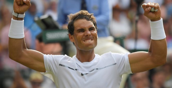 Nadal celebra su victoria ante el ruso Karen Khachanov en Wimbledon. /REUTERS