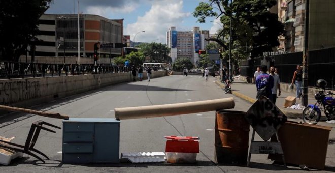 Vista de calles, avenidas y autopistas parcialmente vacías hoy, miércoles 26 de julio de 2017, durante la huelga general de 48 horas en Caracas (Venezuela). La oposición venezolana ha convocado a una huelga general de 48 horas en todo el país que se inici