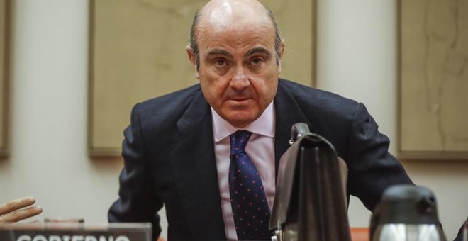 El ministro de Economía, Industria y Competitividad, Luis de Guindos, a su llegada a la Comisión de Economía del Congreso. /EFE