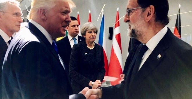 Rajoy y Trump durante la cumbre de la OTAN del pasado mes de mayo. / EUROPA PRESS