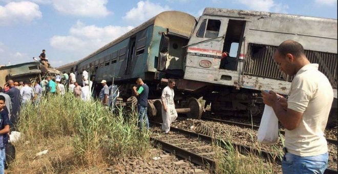 28 muertos y 74 heridos por la colisión frontal de dos trenes en Alexandría. / Twitter @amrsalama