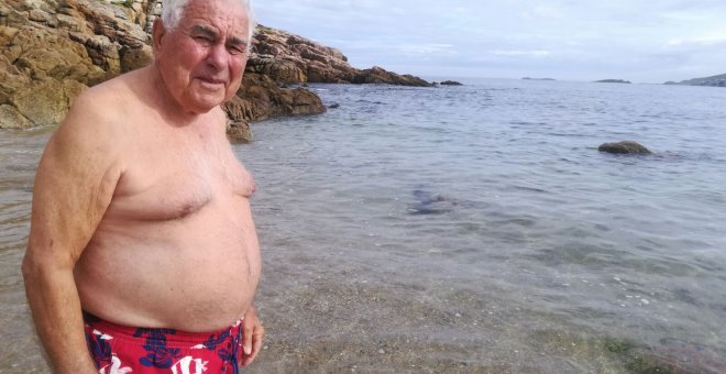 Manuel Alonso Losada en la playa de San Roque, A Coruña/ A.V.
