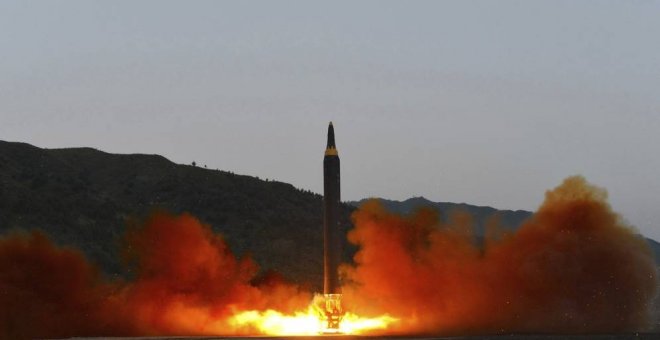 Fotografía de archivo que muestra el lanzamiento de un misil en Corea del Norte. EFE