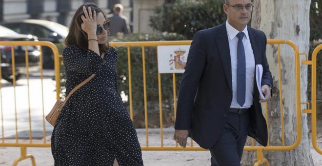 Patricia Rodríguez, hija de Edmundo Rodríguez Sobrino, hombre fuerte de Ignacio González, a su llegada a la Audiencia Nacional para declarar ante el juez Manuel García Castellón en calidad de investigada por el Caso Lezo. EFE/Emilio Naranjo