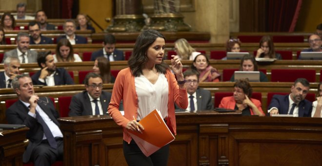 La líder de Ciudadanos en Catalunya Inés Arrimadas antes de su intervención ante la ley del referéndum, esta noche en el Parlament. EFE/Alejandro García