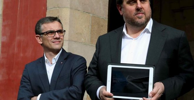 Fotografía de archivo (29/11/2016), del secretario general de Economía del Gobierno catalán, Josep Maria Jové Lladó (i), junto al vicepresidente del Govern y conseller de Economía, Oriol Junqueras (d). /EFE