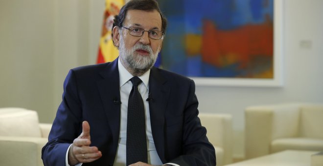 El jefe del Ejecutivo, Mariano Rajoy, durante su entrevista con la agencia Efe sobre la crisis de Catalunya. EFE/Ángel Díaz
