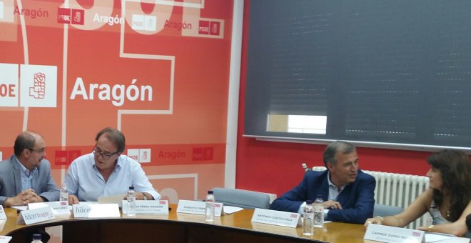 Javier Lambán y Carmen Dueso, durante una reunión de la ejecutiva autonómica del PSOE aragonés, de la que ambos forman parte