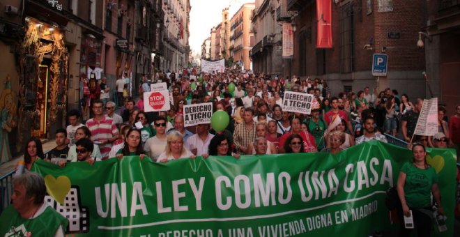 Manifestación por la ILP de vivienda de Madrid en la calle Mayor. /F.G.