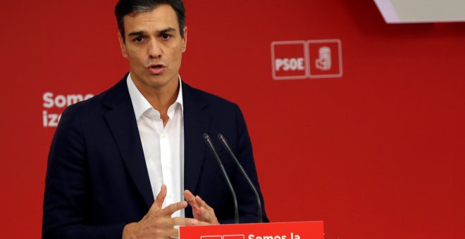 El secretario general del PSOE, Pedro Sánchez, durante la rueda de prensa tras la reunión extraordinaria de la Ejecutiva Federal del PSOE. EFE/BALLESTEROS