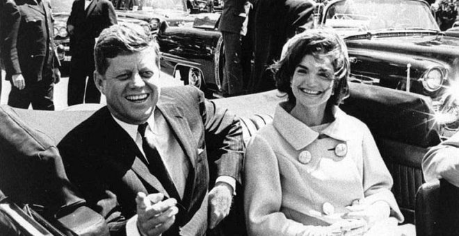 El presidente John Kennedy y su mujer Jackie en una imagen de 1961. | EFE