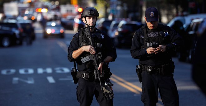 La policía custodia la zona donde se ha producido el suceso en Nueva York. REUTERS/Shannon Stapleton