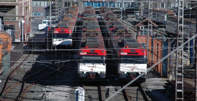Trenes de Cercanías de Renfe, en Baibao.