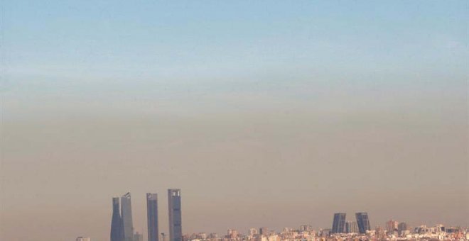 Vista de la capa de contaminación que cubre la ciudad de Madrid el pasado fin de semana. | EFE