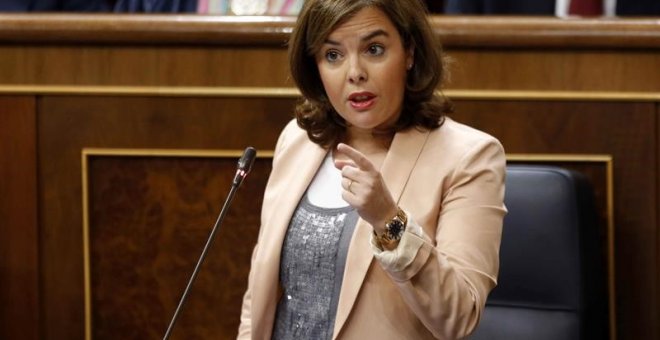 La vicepresidenta, Soraya Sáez de Santamaría, durante una sesión de control al Gobierno. EFE