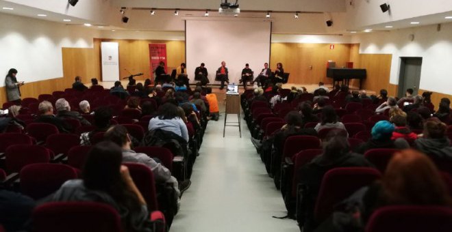 Moment del debat entre candidats organtitzat pel Sindicat de Llogaters, aquest dilluns a la facultat de Geografia i Història de la UB. /Sindicat de Llogaters.