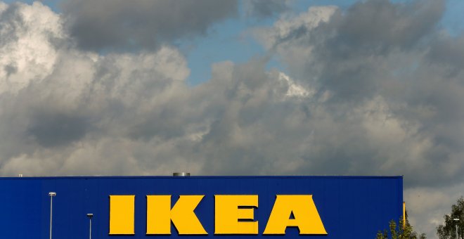 El logo de IKEA en uno de sus estalecimientos en Madrid. REUTERS