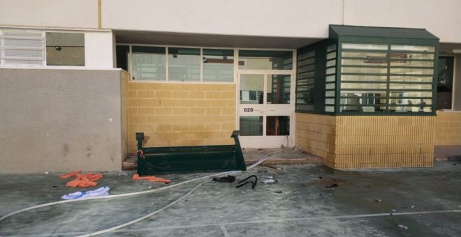 Destrozos en el interior de la cárcel de Archidona tras una protesta de los migrantes internos.