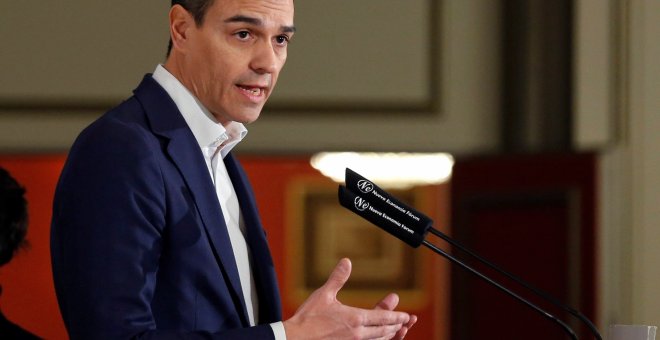 El secretario general del PSOE, Pedro Sánchez, durante su intervención en un desayuno informativo organizado por Nueva Economía Fórum, en Madrid. EFE/Paco Campos