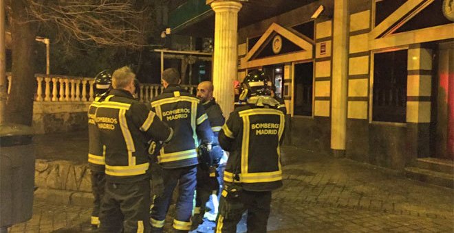 Lo bomberos acuden al lugar del accidente. EMERGENCIAS MADRID