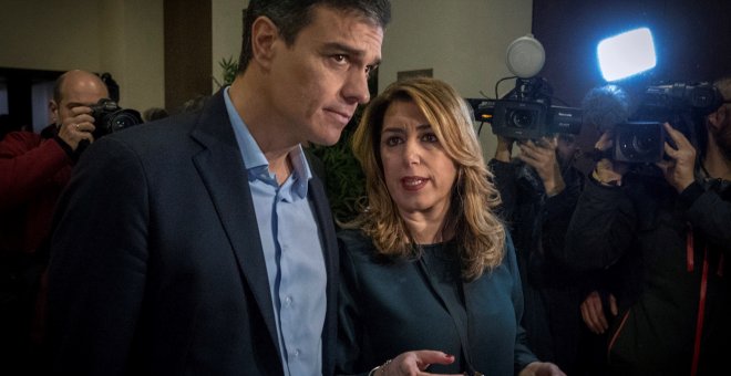 La presidenta andaluza y secretaria general del PSOE-A, Susana Díaz, y el secretario general del PSOE, Pedro Sánchez, antes del desayuno informativo del Foro Joly, en Sevilla. EFE/Julio Muñoz