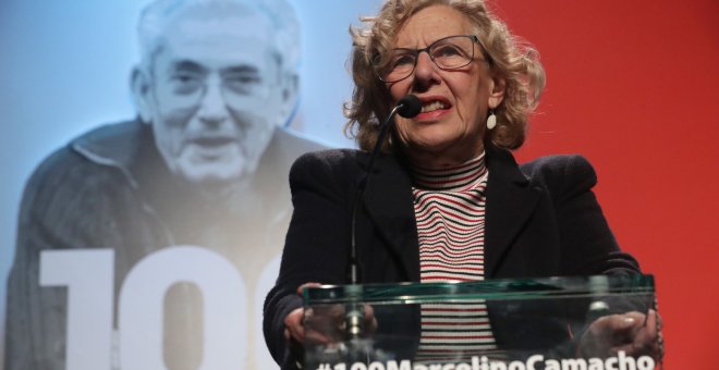 La alcaldesa de Madrid, Manuela Carmena, durante su intervención en el acto con motivo del centenario de Marcelino Camacho, celebrado en la sede de CCOO. EFE/Zipi