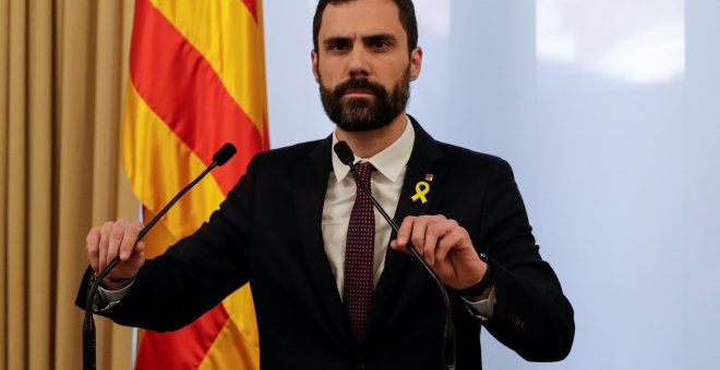 Roger Torrent en la rueda de prensa donde comunica el aplazamiento del pleno