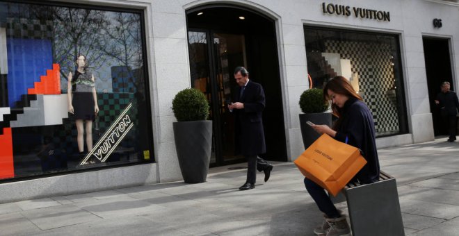 La tienda de la firma de lujo Luois Vuitton, en la llamada 'Milla de Oro' de Madrid. REUTERS
