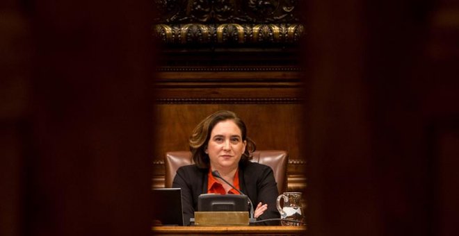 Colau, hace unos días en el pleno del Ayuntamiento de Barcelona. EFE/ Quique García