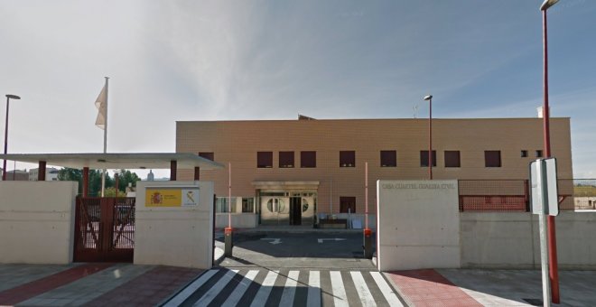 Fachada de la Casa Cuartel de la Guardia Civil en Guadix, Granada. / Maps