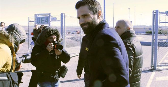 El presidente del Parlament de Cataluña, Roger Torrent, a su salida de la prisión madrileña de Estremera tras reunirse con el exvicepresidente catalán Oriol Junqueras y el exconseller Joaquim Forn. - EFE