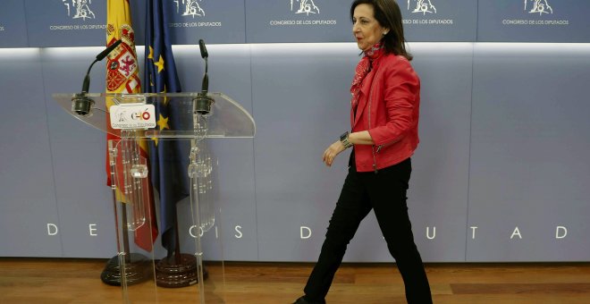 La portavoz socialista en el Congreso de los Diputados Margarita Robles, durante la rueda de prensa ofrecida en la cámara baja. EFE/Chema Moya