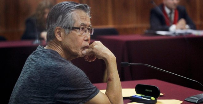 El ex presidente peruano Alberto Fujimori comparece ante el tribunal. / EFE