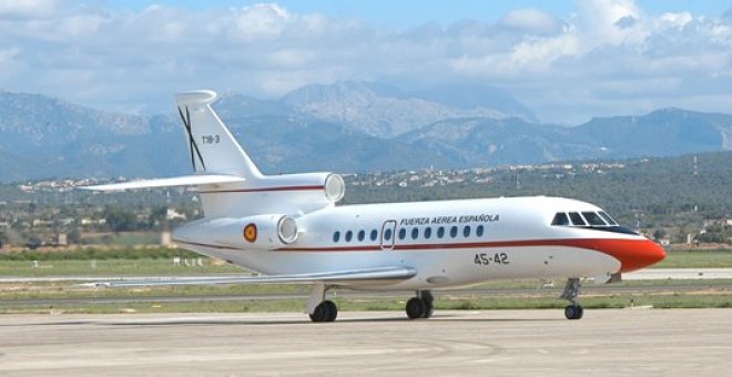 La cruz de San Andrés sobre un avión de la Fuerxa Aérea Española.