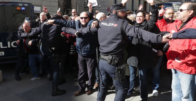 Manifestación de Madrid en la que han participado entre 3.000 y 4.000 pensionistas, según estimaciones policiales. EFE