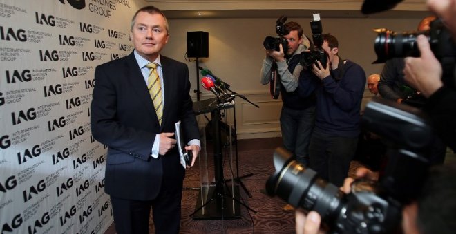 El consejero delegado del grupo de aerolínas IAG (matriz de Iberia y de BA), Willie Walsh, en una rueda de prensa. AFP/Paul Faith