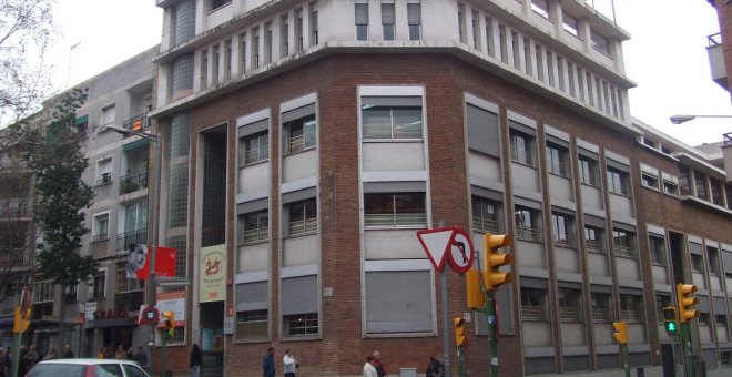 Façana de l'escola d'Infantil i Primària Roselló Pòrcel, de Santa Coloma de Gramenet. Generalitat de Catalunya