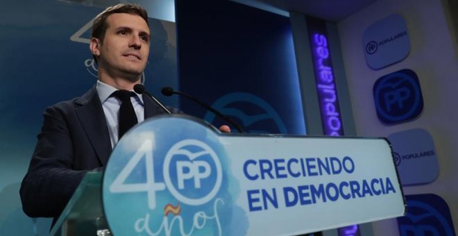 El vicesecretario de Comunicación del PP, Pablo Casado, durante la rueda de prensa que ha ofrecido hoy tras la reunión del Comité de Dirección, en la sede del partido. EFE/Zipi