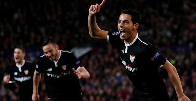 Ben Yedder celebra uno de sus goles al United. Reuters/Jason Cairnduff