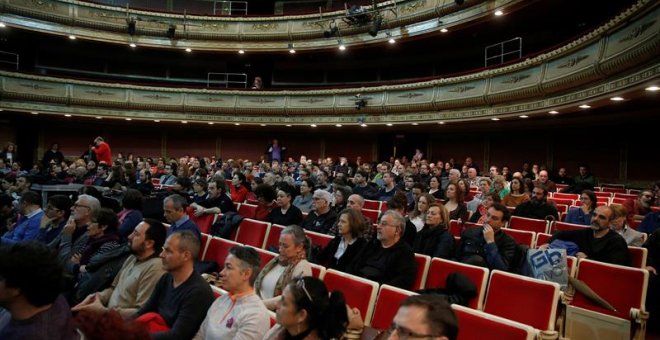 Los sindicatos convocan a los trabajadores del Ministerio de Educación, Cultura y Deporte a una asamblea para "acordar las medidas de presión" que llevarán contra la fusión del Teatro Real y de la Zarzuela. EFE/ Paco Campos