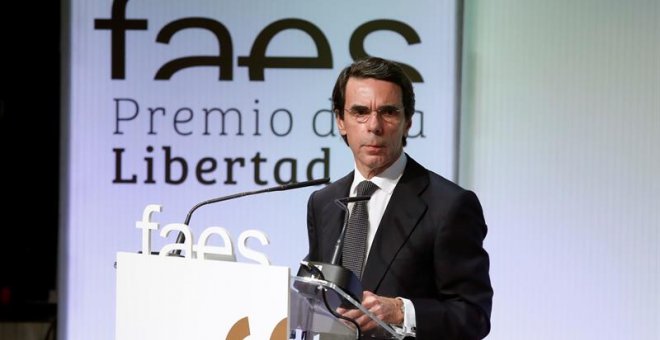 El presidente de la Fundación FAES y expresidente del Gobierno José María Aznar, durante su intervención en la entrega del VIII Premio FAES. EFE/JuanJo Martín